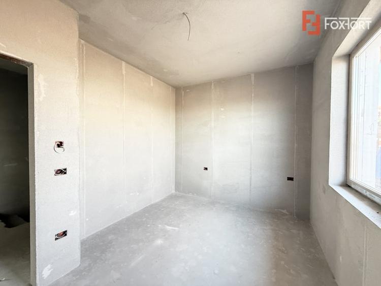 Duplex cu 4 camere cu Canalizare în Săcălaz