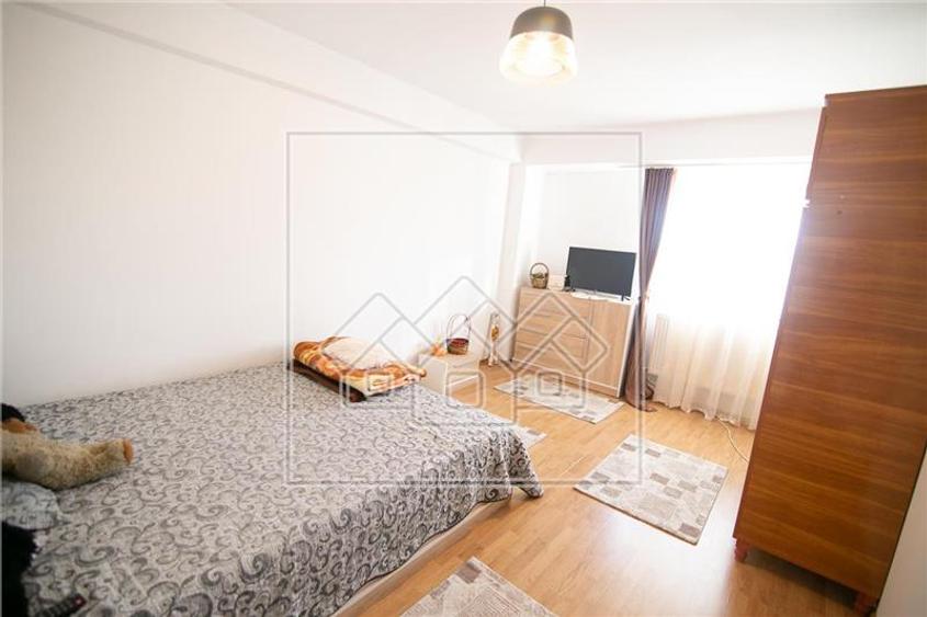 Apartament cu 2 camere decomandat în Vasile Aaron