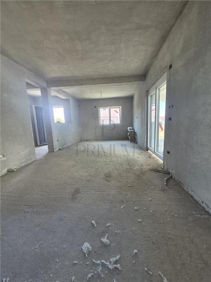 Casă individuală cu 5 camere cu Canalizare în Moșnița Nouă