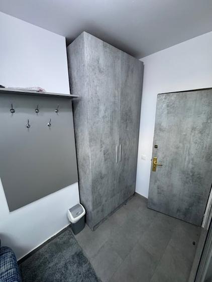 Apartament cu 3 camere semidecomandat în Vatra Luminoasă