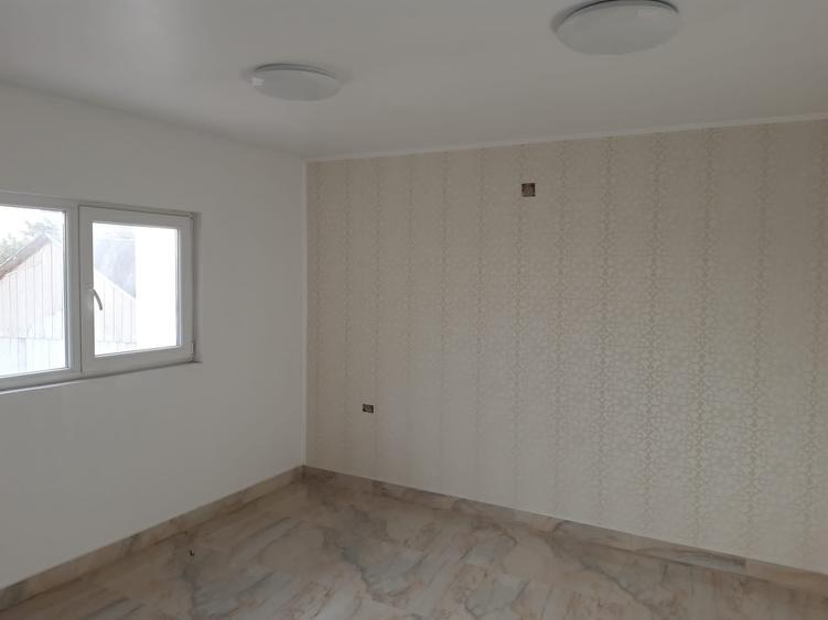 Spațiu comercial, de 232 mp, în Central