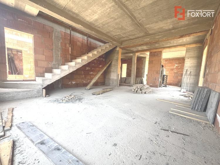 Duplex cu 4 camere cu Canalizare în Moșnița Nouă