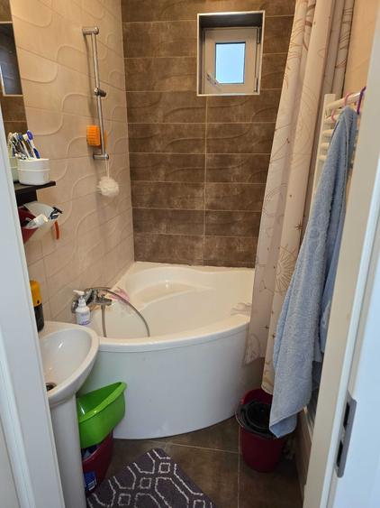 Apartament cu 2 camere decomandat în Moșilor