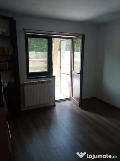 Apartament cu 3 camere decomandat în Dancu