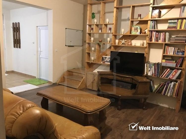 Casă individuală cu 6 camere cu Canalizare în Dâmbul Rotund