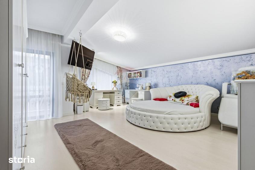 Casă cu 7 camere cu Teren 384 Mp în Bârnova