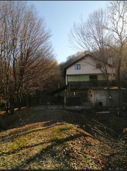 Casă cu 4 camere în Florești