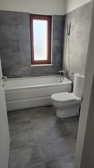 Duplex cu 5 camere cu Teren 300 Mp în Central