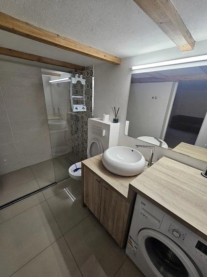 Apartament cu 2 camere decomandat în Ultracentral