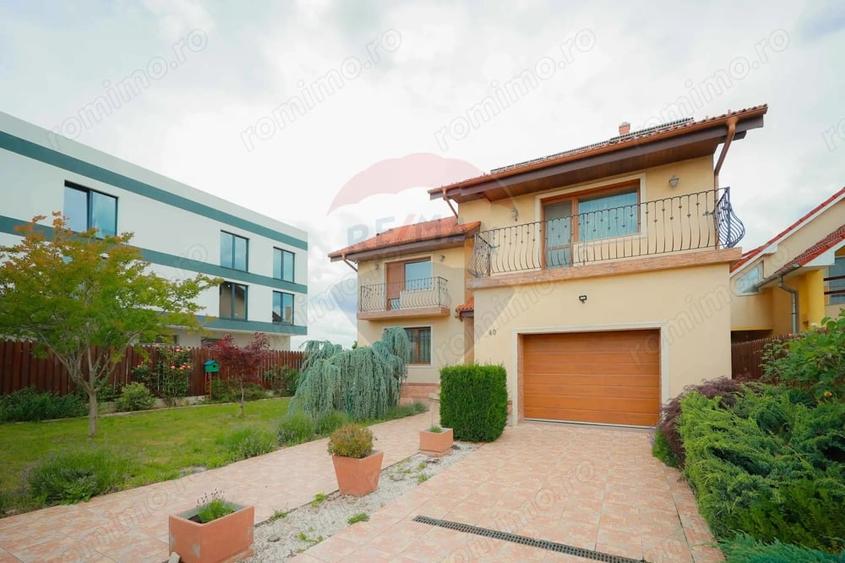Casă cu 5 camere cu Teren 1000 Mp în Sânmartin