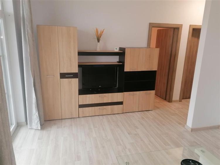 Apartament cu 2 camere decomandat în Girocului