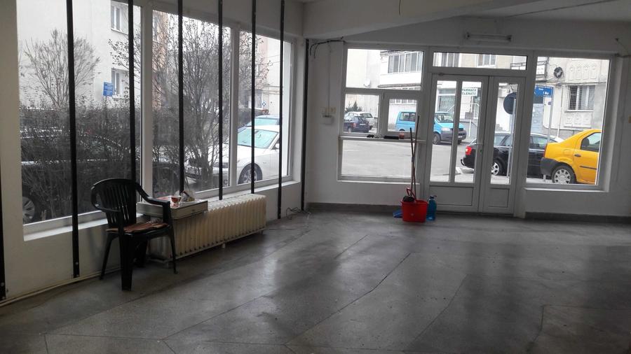 Spațiu comercial, de 100 mp, în Central