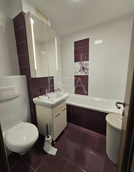 Apartament cu 3 camere semidecomandat, mobilat în Drumul Taberei
