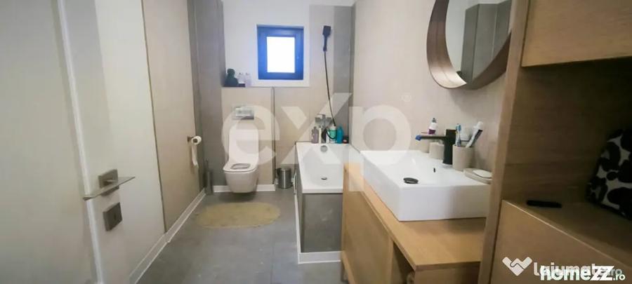 Casă cu 5 camere cu Teren 1060 Mp în Central