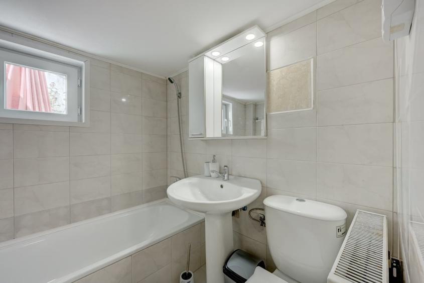 Apartament cu 3 camere decomandat, mobilat în Unirii
