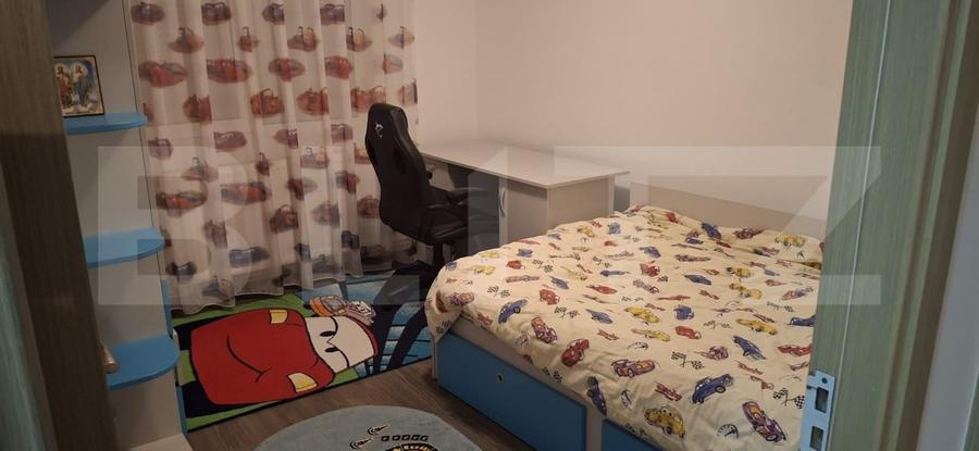 Apartament cu 4 camere decomandat, mobilat în Micro 3