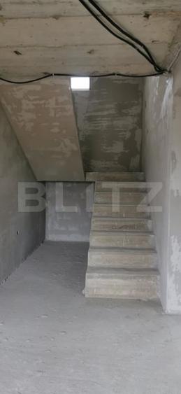 Casă individuală cu 4 camere cu Canalizare în Jucu de Sus