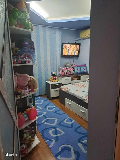 Apartament cu 3 camere decomandat în Mihai Bravu