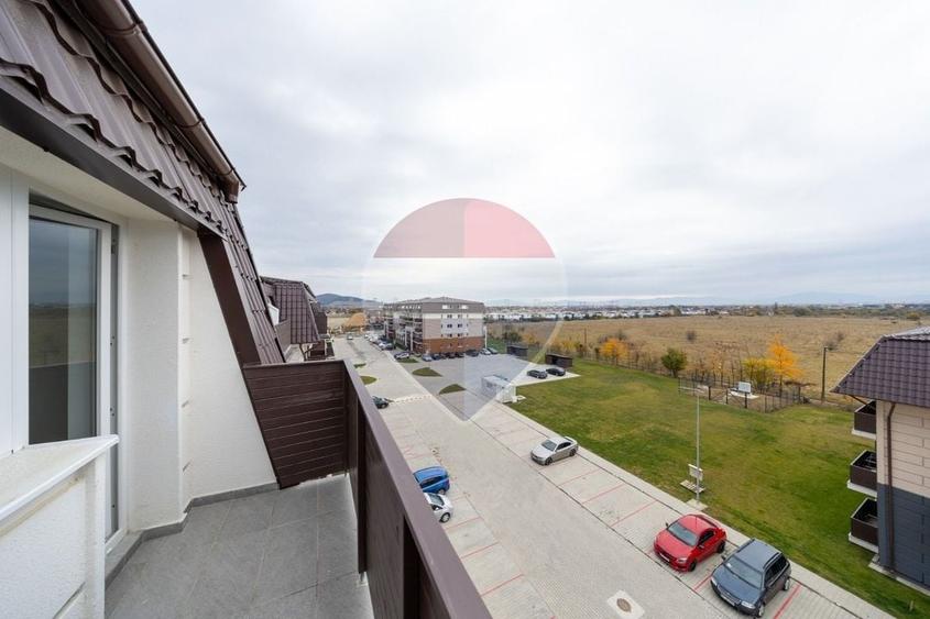 Apartament cu 2 camere semidecomandat în Sânpetru
