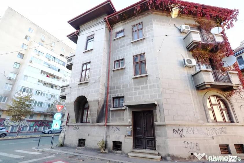 Apartament cu 3 camere semidecomandat în Cișmigiu