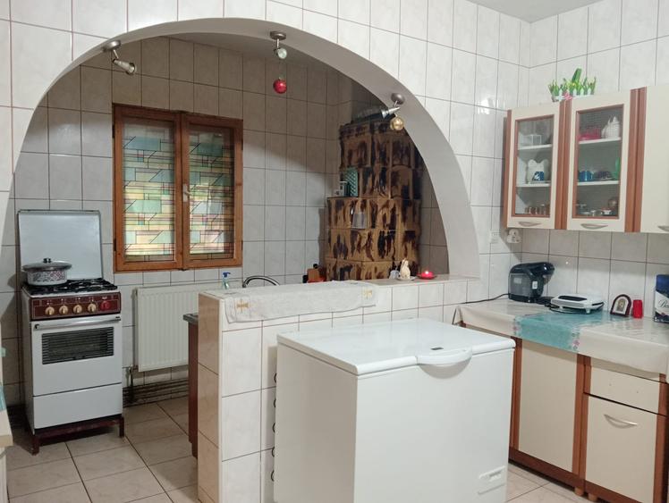 Casă cu 6 camere cu Canalizare în Tărtășești