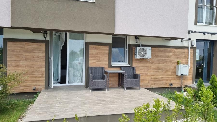 Garsonieră decomandată, mobilată în Vest