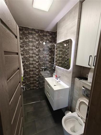 Apartament cu 3 camere circular, mobilat în Central