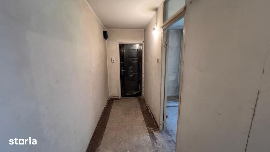 Apartament cu 2 camere decomandat în Petros