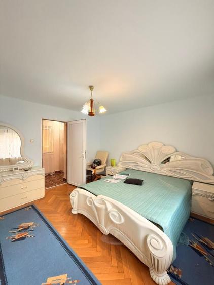 Vilă Spațioasă cu 5 Camere - 360.000 euro- Zona Girocului - 6