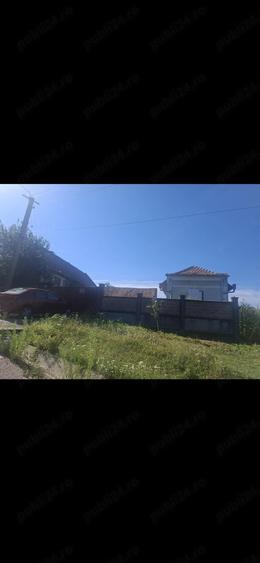 Casă cu Teren 1704 Mp în Ghirbom