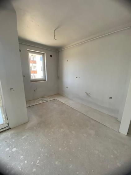 Apartament cu 3 camere semidecomandat în Apahida