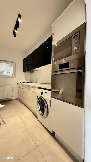 Apartament cu 3 camere semidecomandat în Romană