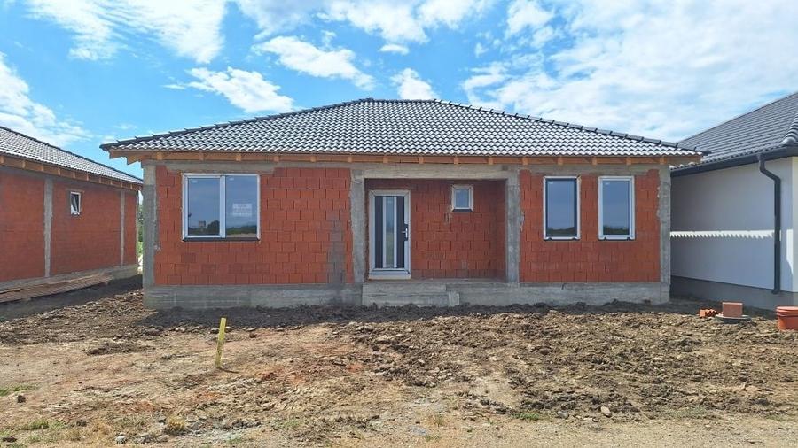 Casă cu 3 camere în Central