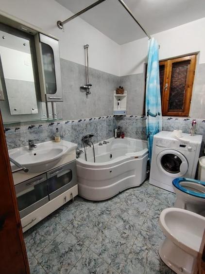 Casă individuală cu 5 camere cu Canalizare în Brestei