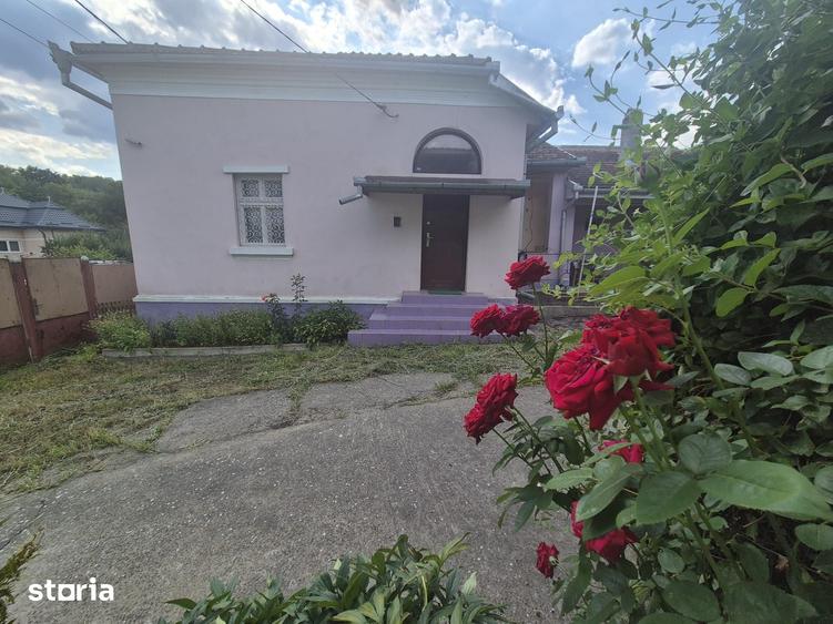 Casă cu 3 camere cu Teren 1512 Mp în Unirea