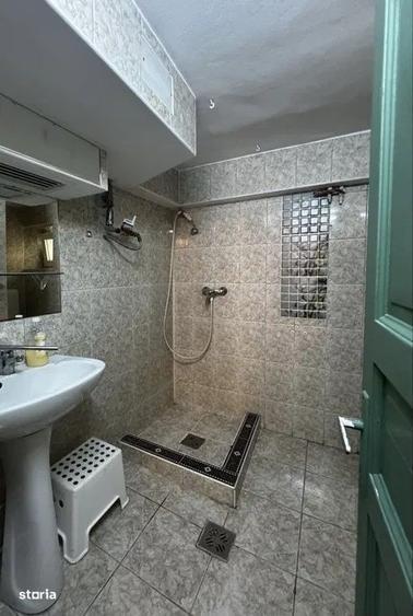 Spațiu comercial, de 85 mp, în Cornișa