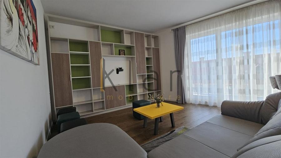 Apartament cu 2 camere semidecomandat, mobilat în Central