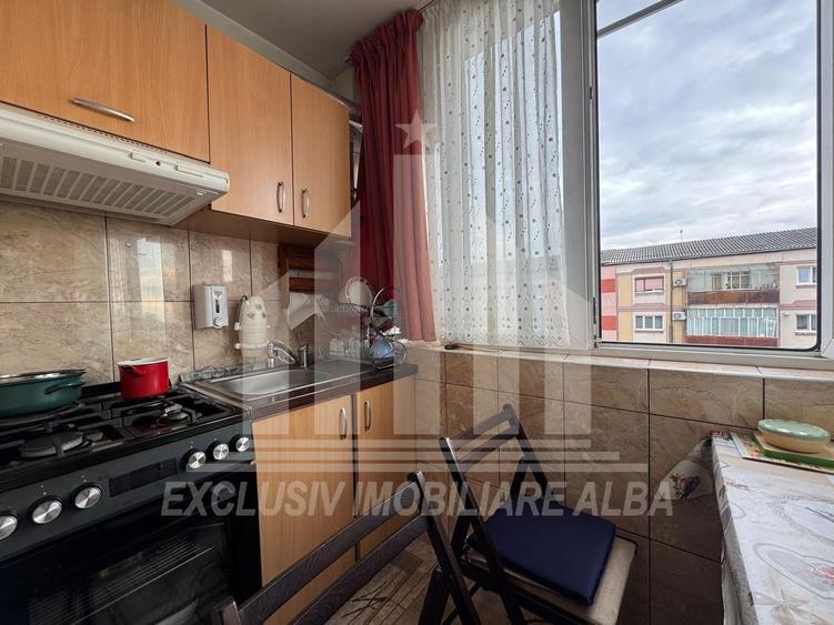 Apartament cu 2 camere decomandat, mobilat în Cetate — fotografia 3