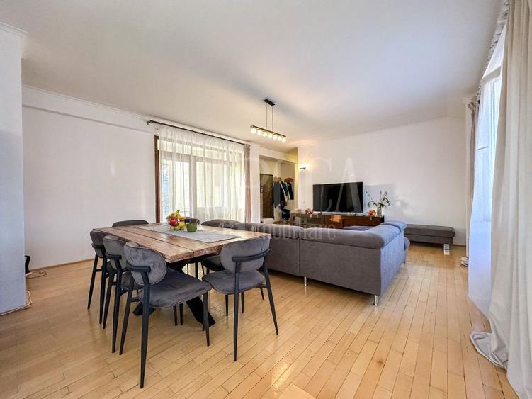 Apartament cu 4 camere semidecomandat în Mărăști