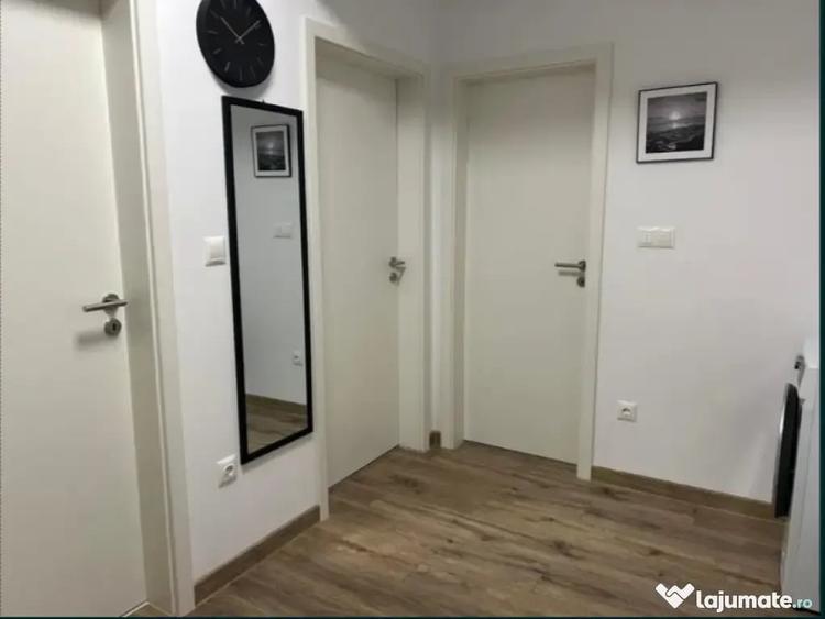 Garsonieră decomandată în Central