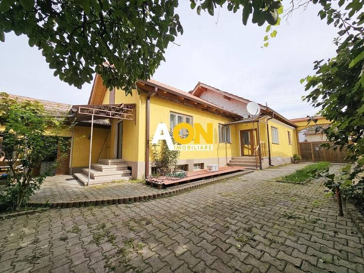 Casă individuală cu 4 camere cu Canalizare în Vințu de Jos