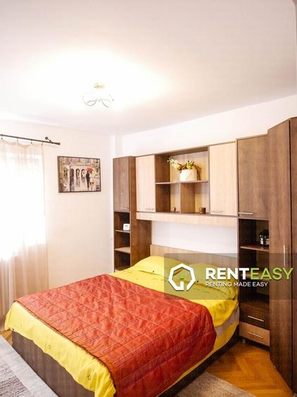 Apartament cu 3 camere semidecomandat în Piața Unirii