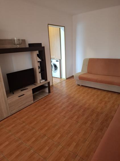 Apartament cu 2 camere semidecomandat în Titan