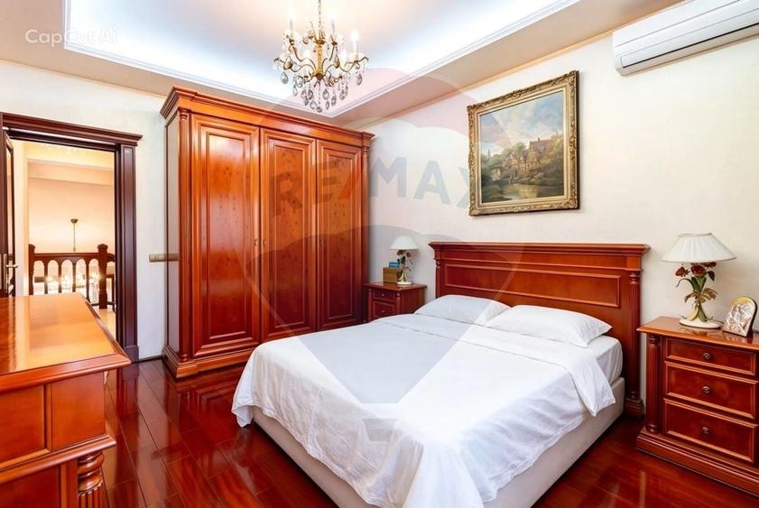 Casă individuală cu 6 camere cu Piscina în Ciofliceni
