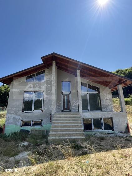Casă cu 4 camere cu Teren 1000 Mp în Teaca