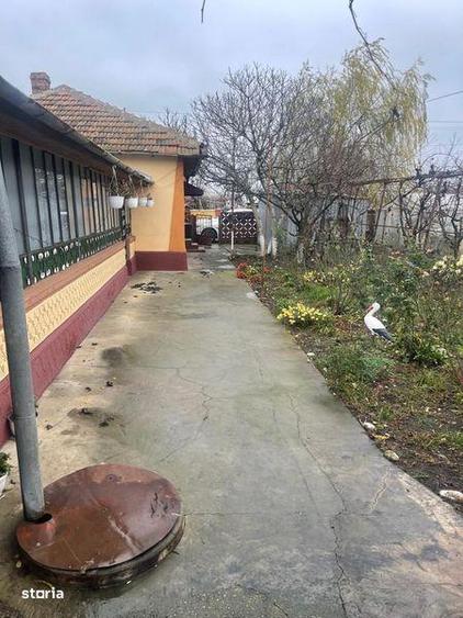 Casă cu 4 camere cu Teren 120 Mp în Central