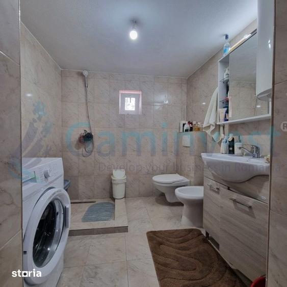 Casă cu 5 camere cu Teren 1611 Mp în Răbăgani