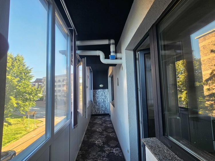 Apartament cu 3 camere semidecomandat în Central