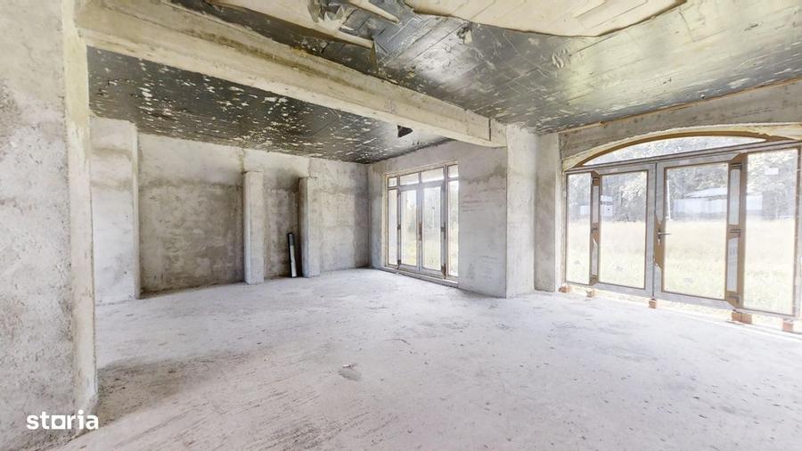 Casă cu 4 camere în Bălteni