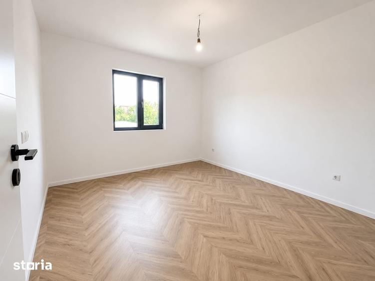 Casă cu 5 camere cu Teren 460 Mp în Domnești